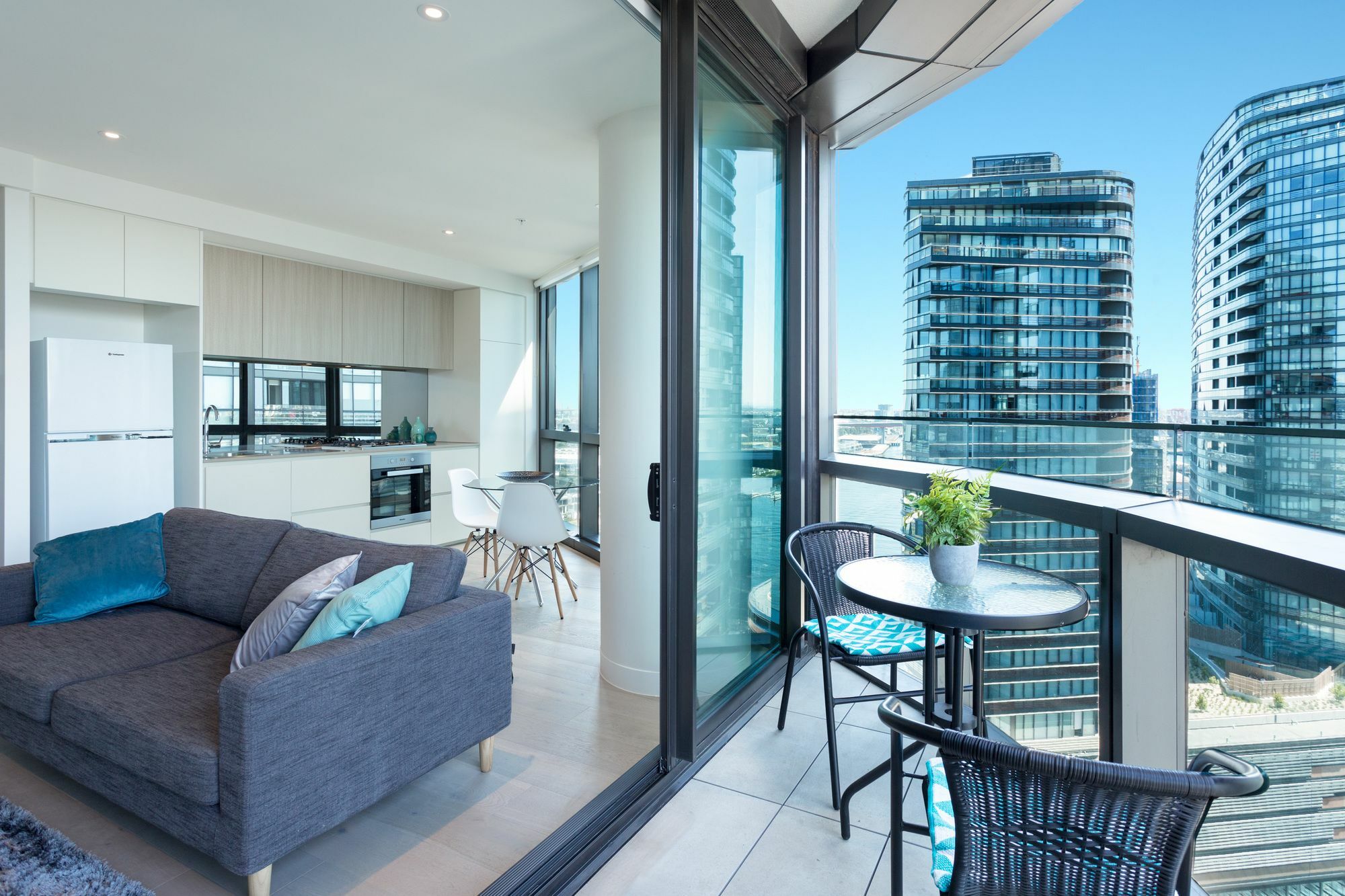 Wyndel Apartments - Riverside On Collins Мелбърн Екстериор снимка